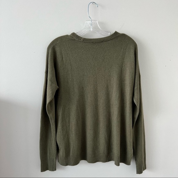 Express Green Scoop Neck Cozy Pullover Long Sleeve Sweater Capsule - Picture 3 of 4